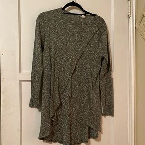 High Low Caslon Long Sleeve Top